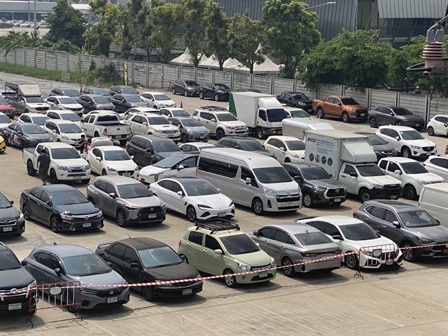 タイ 駐車場