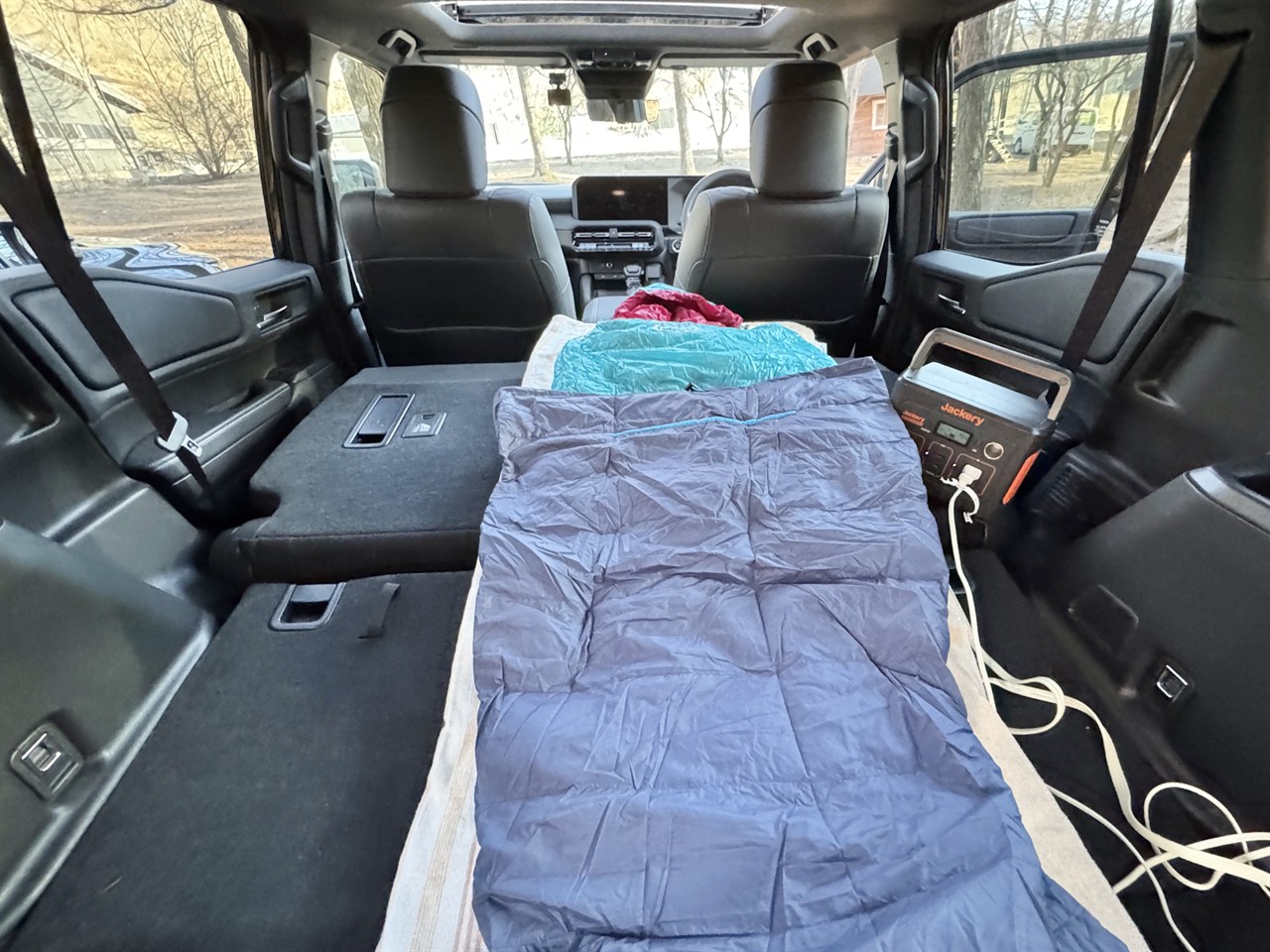 車中泊（半シュラフ）