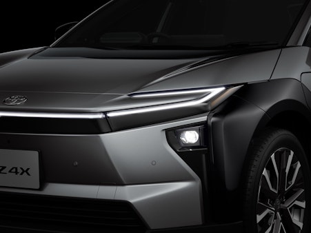 トヨタ「bZ4X」の価格やKINTO月額利用料、補助金額は？