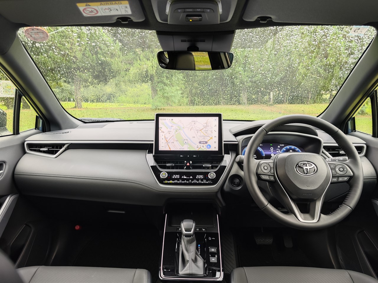 カローラ クロスの運転席&助手席まわり