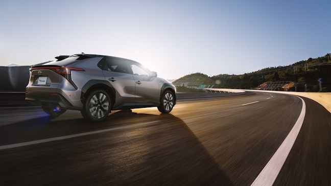 トヨタのSUV型BEV「bZ4X」のサイズは？ハリアーやRAV4と比較