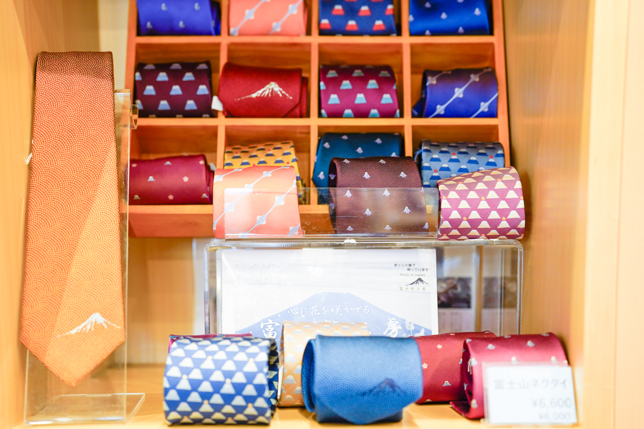 気の利いた富士山柄のネクタイ