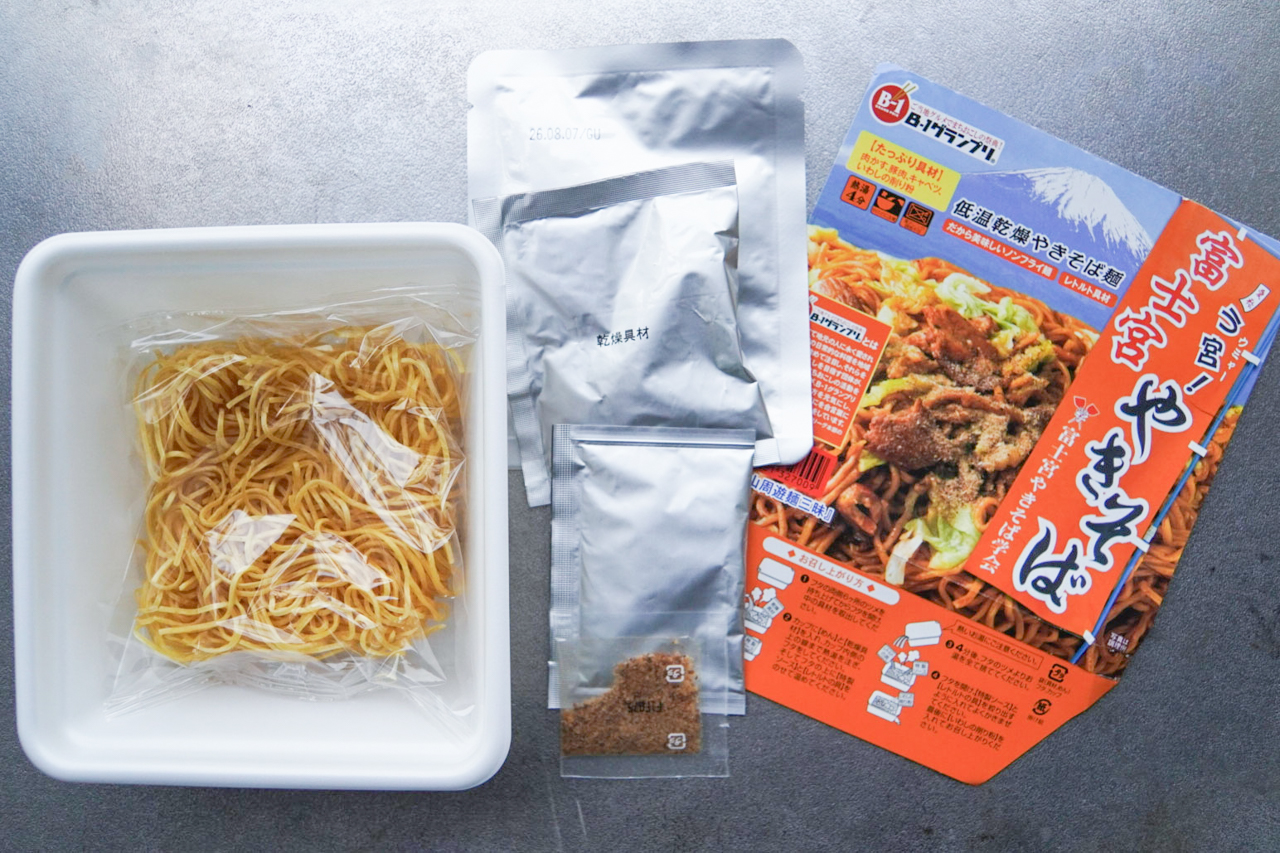 カップ焼きそばの中身
