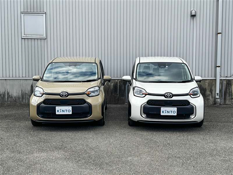 中古車の2台のシエンタが並んでいる様子