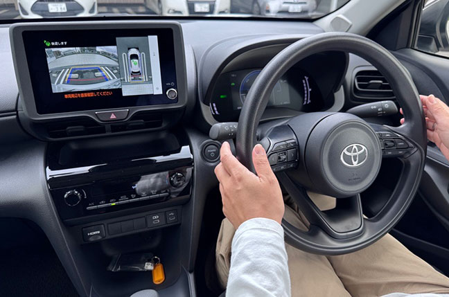 目標駐車枠のど真ん中に駐車している様子