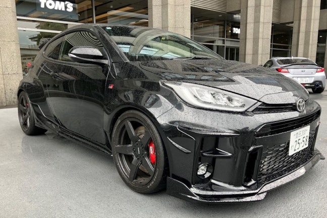 GRヤリス by TOM’S×KINTO試乗レビュー！躍動感・車両全体の特別感が半端ない/競技由来車で街中走行している感覚/世のスポーツカー経験者にこそ乗ってほしい一台 