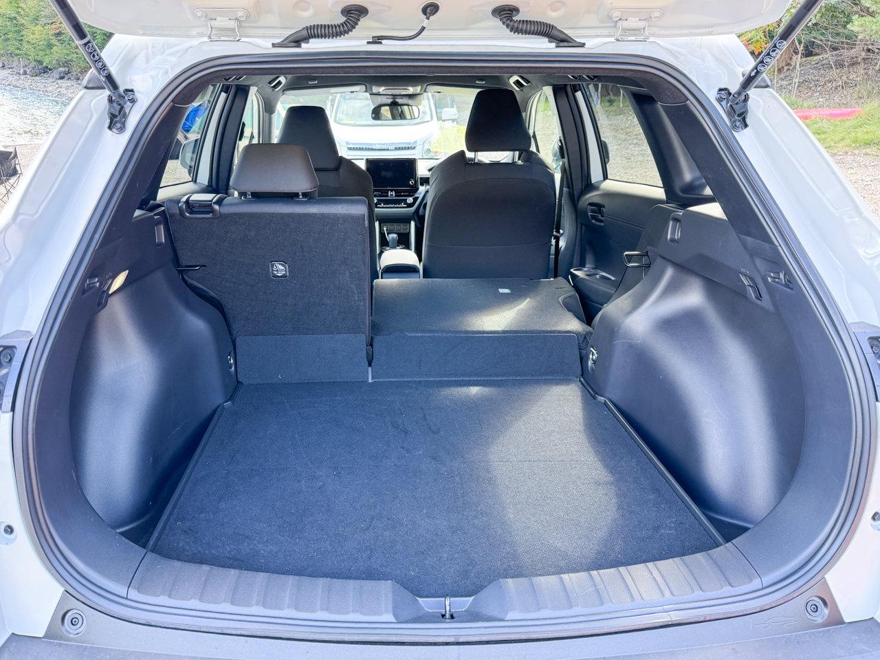 6:4分割可倒式リヤシート