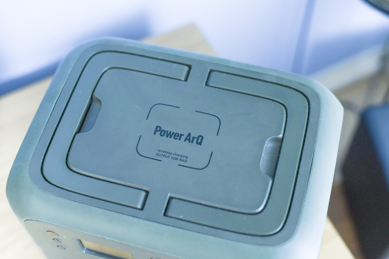 ポータブル電源の上部