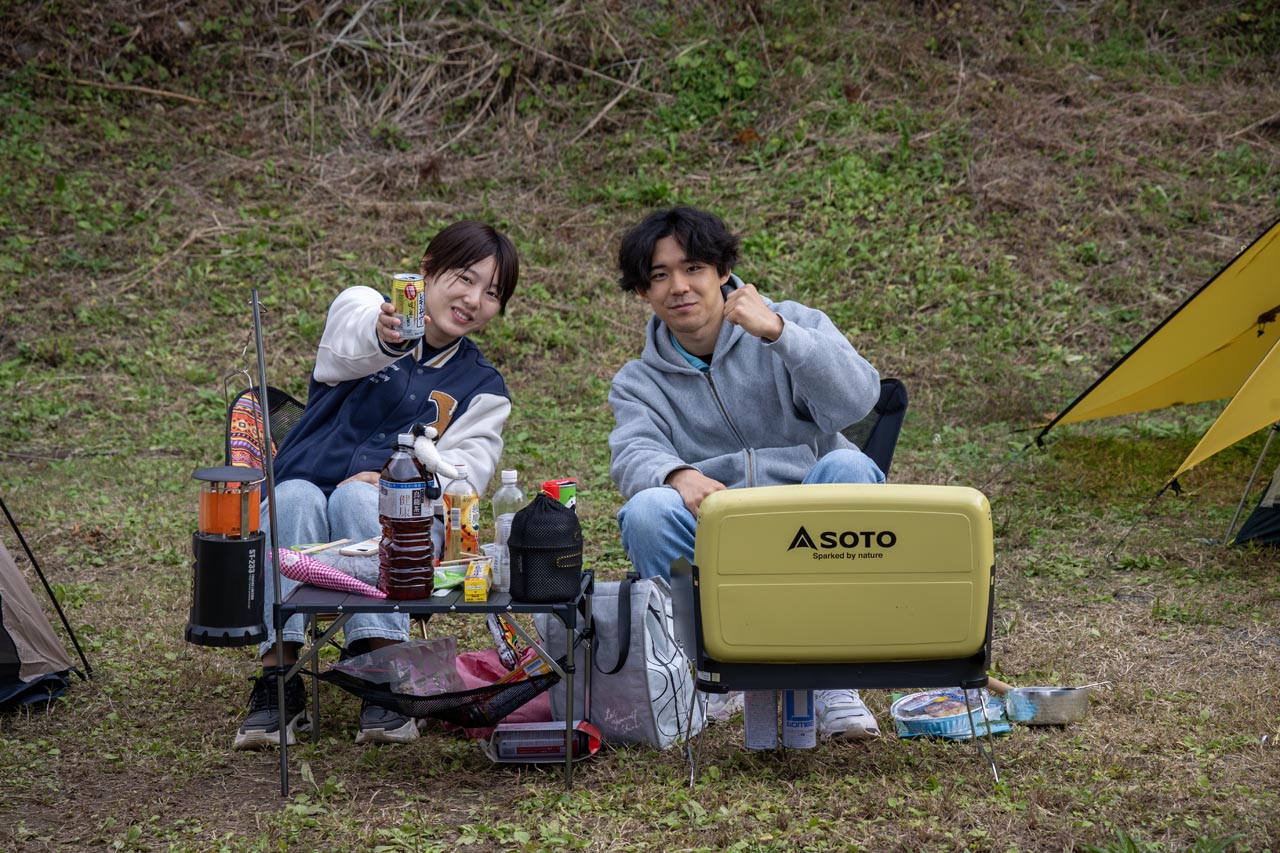 心地よい秋空の下でバーベキュー。姉ちゃんもご機嫌！
