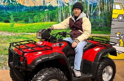 社会人1年目のカナタ（23歳）。「大人になったらクルマを買うんだ～♪」と考えていたものの、現実はそんなに甘くはなく…。