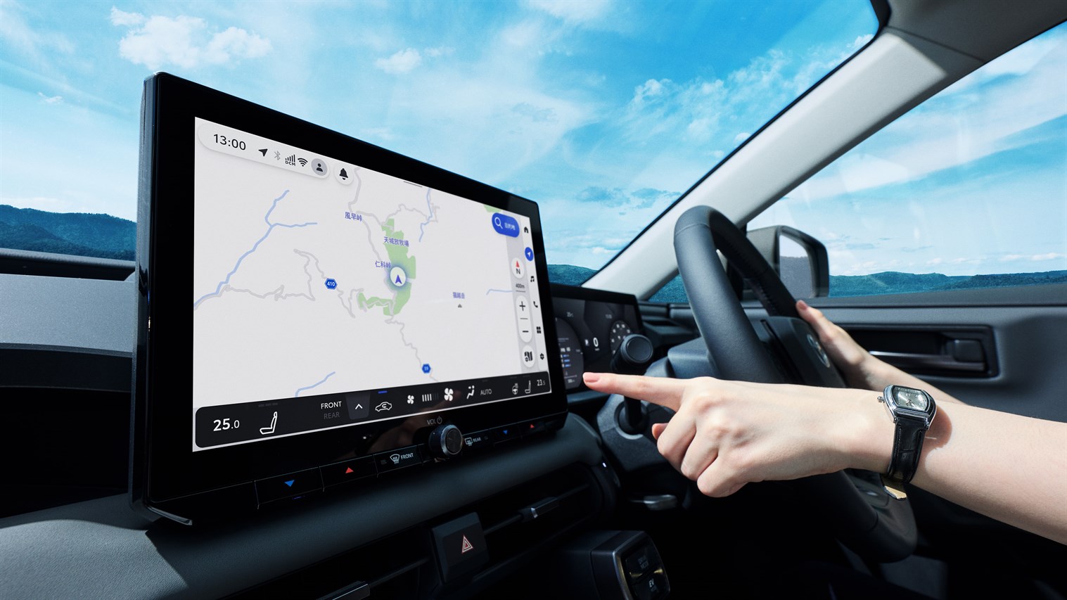 スマートフォンのように、直感的に操作できる新型RAV4のタッチディスプレイ