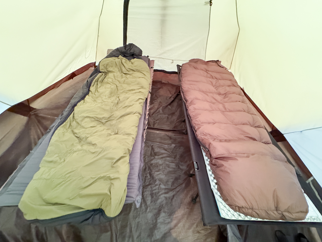 テントの中の様子