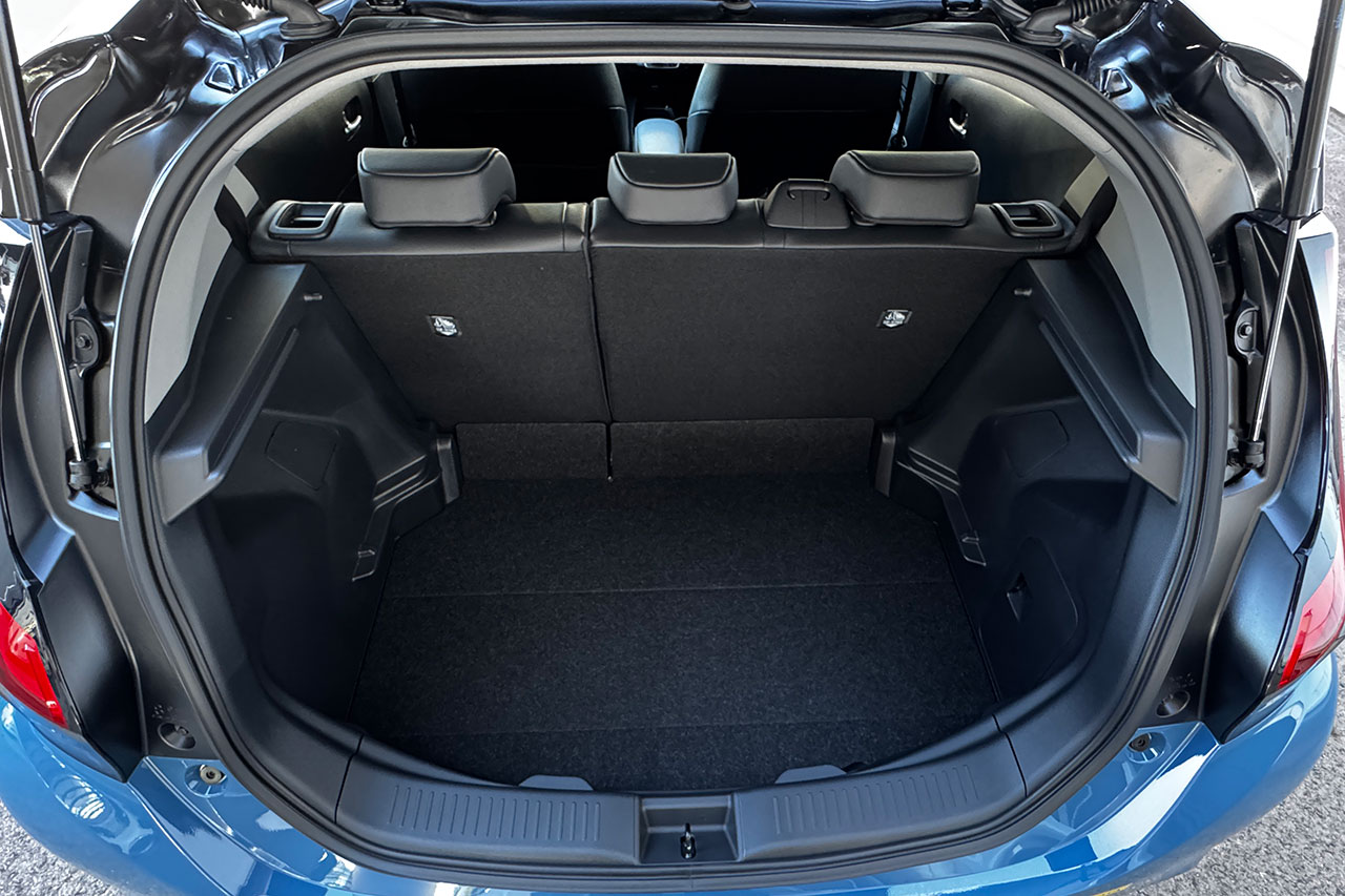 リヤシートをそのままの状態（5名乗車時）