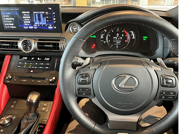 LEXUS RC300h “F SPORT”試乗レビュー タイヤホイール ステアリング