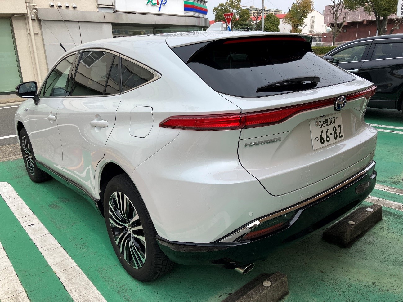ハリアー PHEV リヤ