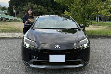 維持費の不安から解放！スポーツカー好きの20代女性がプリウスを選んだ理由【お客様の声】