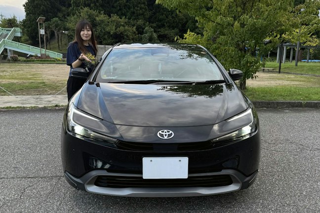 維持費の不安から解放!スポーツカー好きの20代女性がプリウスを選んだ理由【お客様の声】