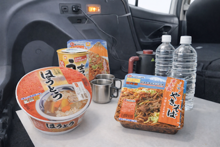 【車中飯】富士山周辺(山梨・静岡)のご当地カップ麺4選!車内調理のコツも解説