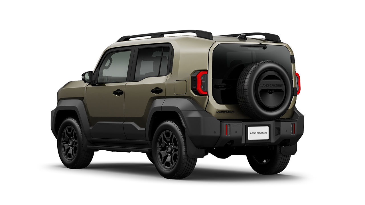 ランドクルーザー“FJ” VX（ガソリン車）オキサイドブロンズメタリック〈6X1〉のリヤ