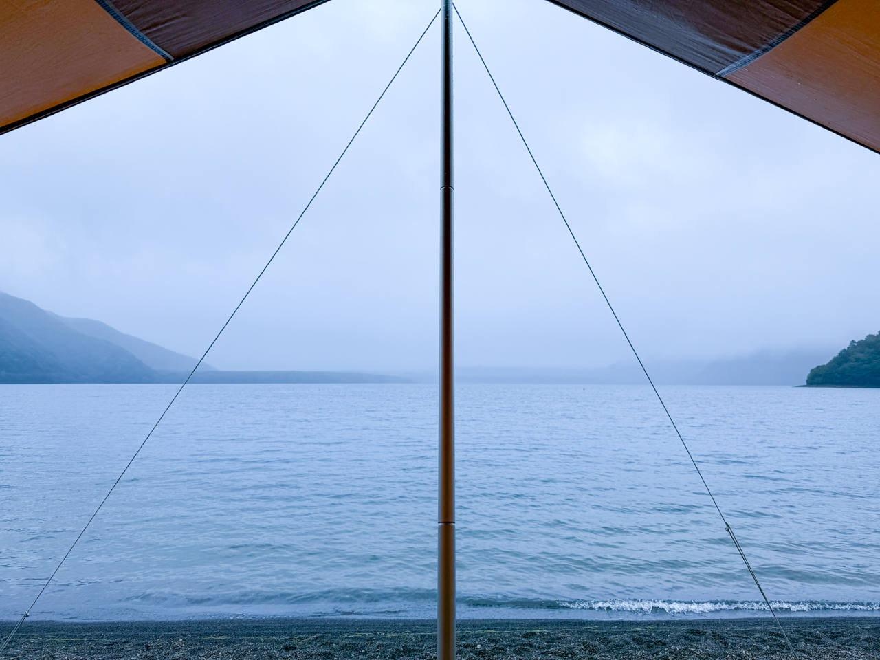 タープから見た景色