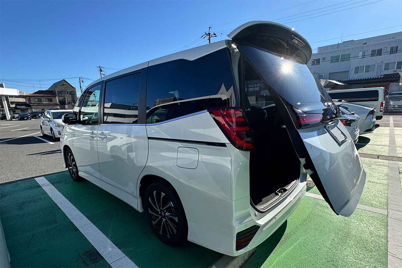 パワーバックドア（停止位置メモリー機能付）のイメージカット