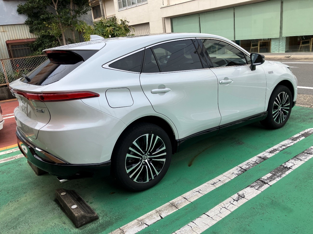 ハリアー PHEV サイド①