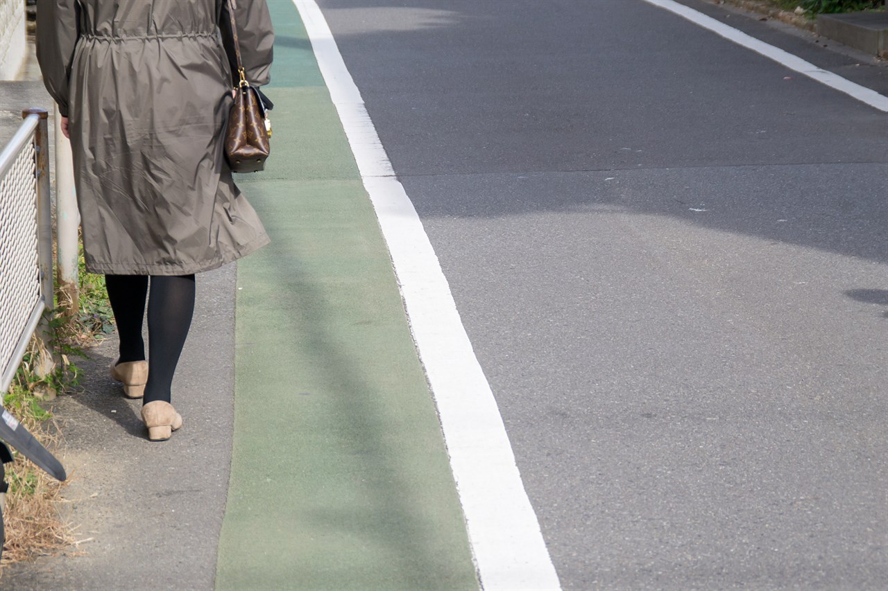 カラー舗装された路側帯
