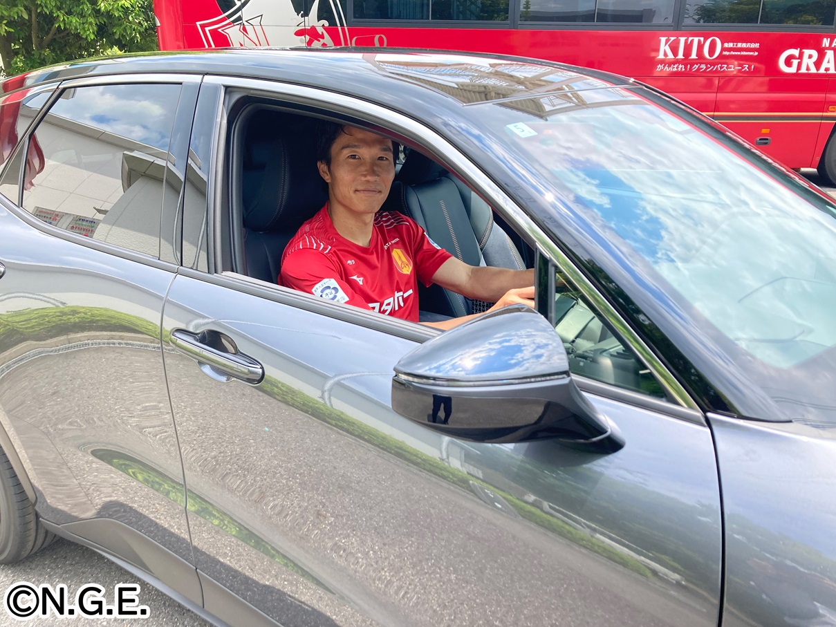 稲垣祥選手が所属する名古屋グランパスがKINTOで「LEXUS LBX」をご契約 
