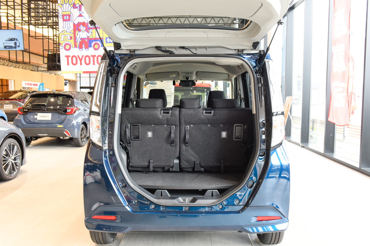 ルーミーの荷室