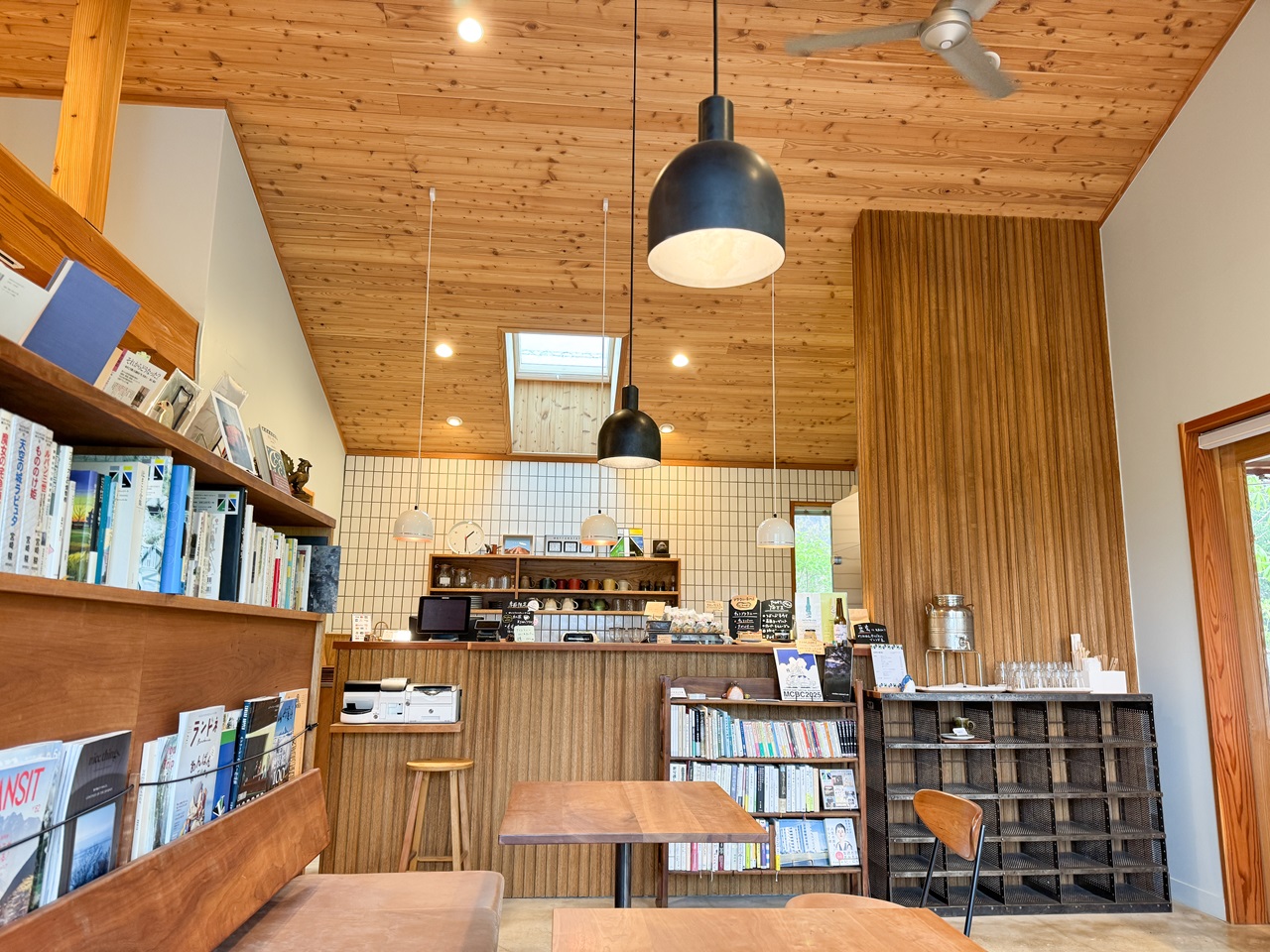 のほほんBOOKS&COFFEE