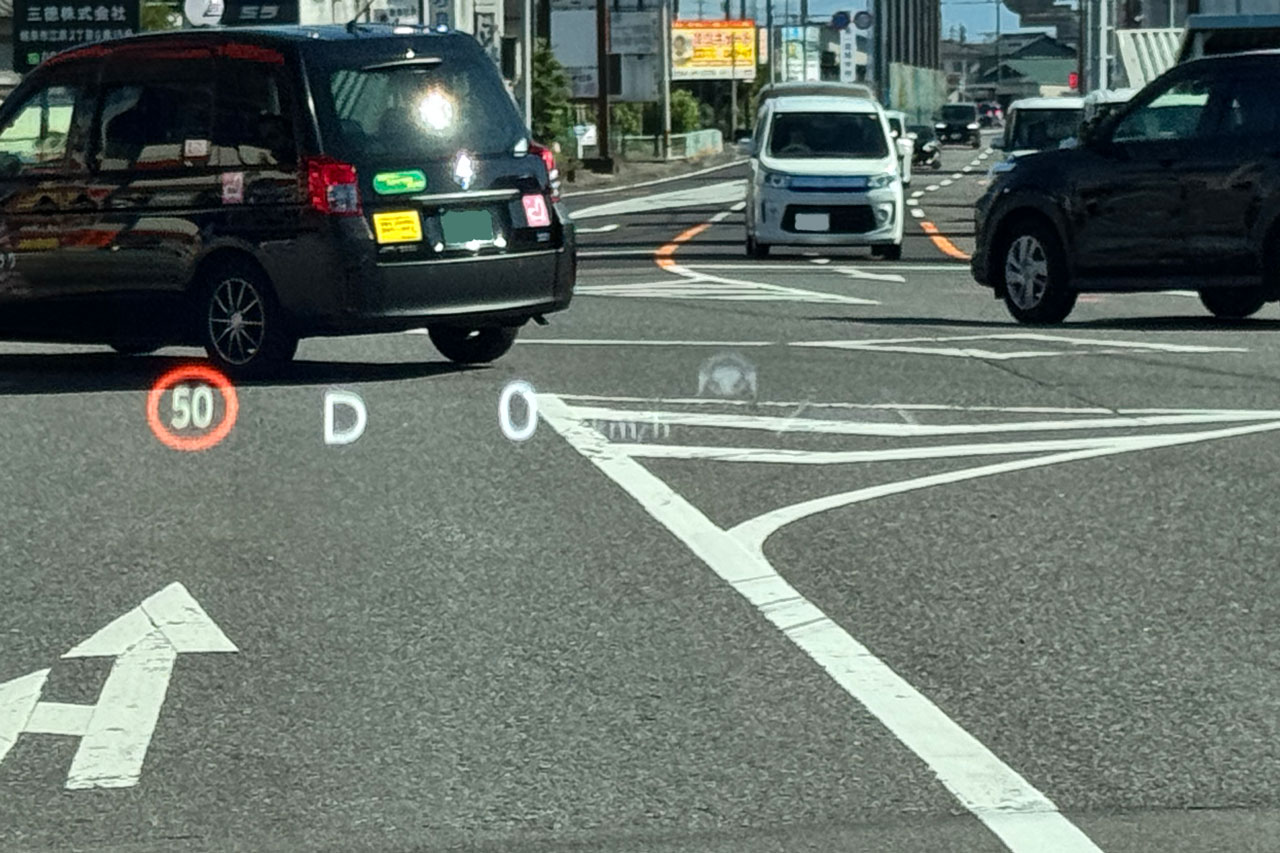 ノアのカラーヘッドアップディスプレイ