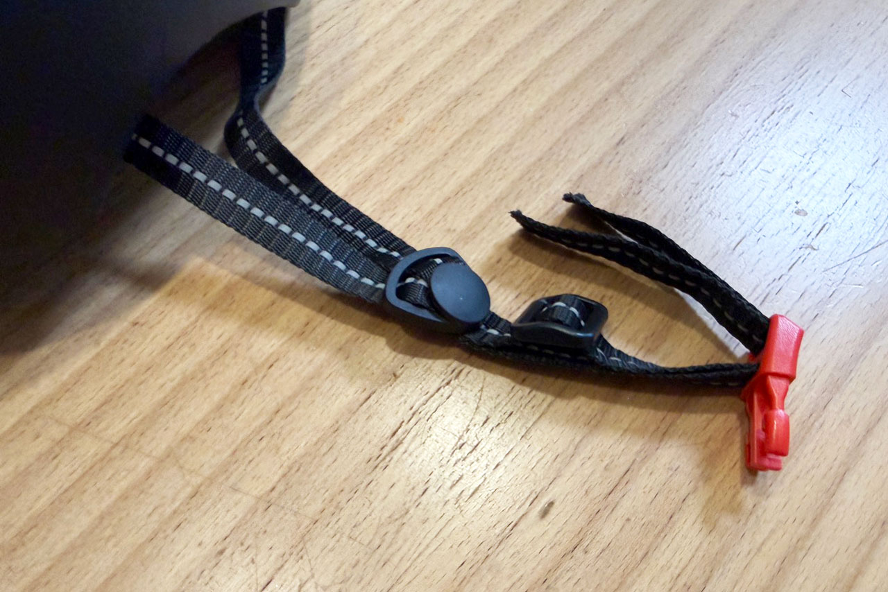あご紐のバックルとアジャスターが抜けたので直してみた_その4
