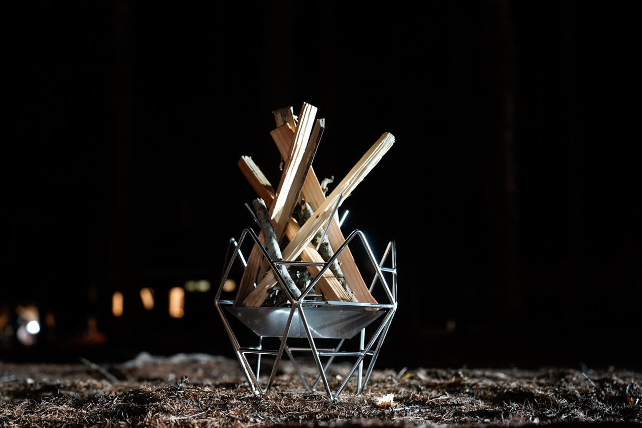 火をつける前の焚き火台