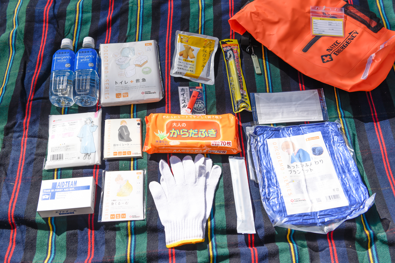 防水バッグ付き防災セット中身