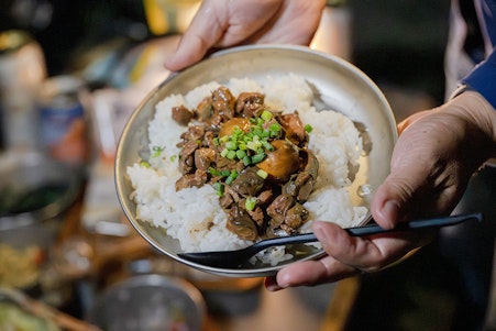 車中飯でGO！カローラクロス ハイブリッドで味わう「山梨まんぷく旅」