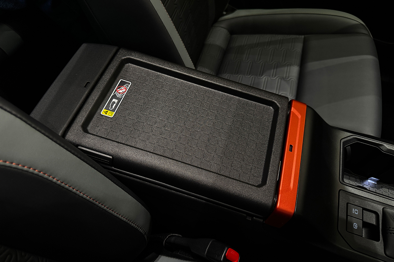 新型：アームレストをひっくり返した状態