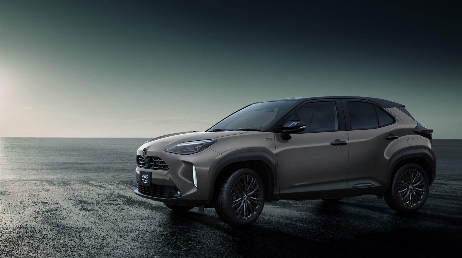 ヤリス クロス特別仕様車 Z“URBANO”(ハイブリッド・2WD・ブラックマイカ×アーバンロック)