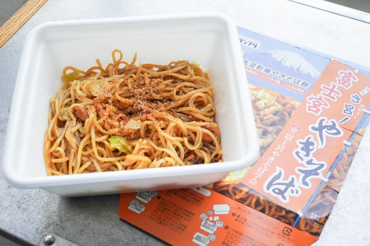 カップ焼きそば出来上がり