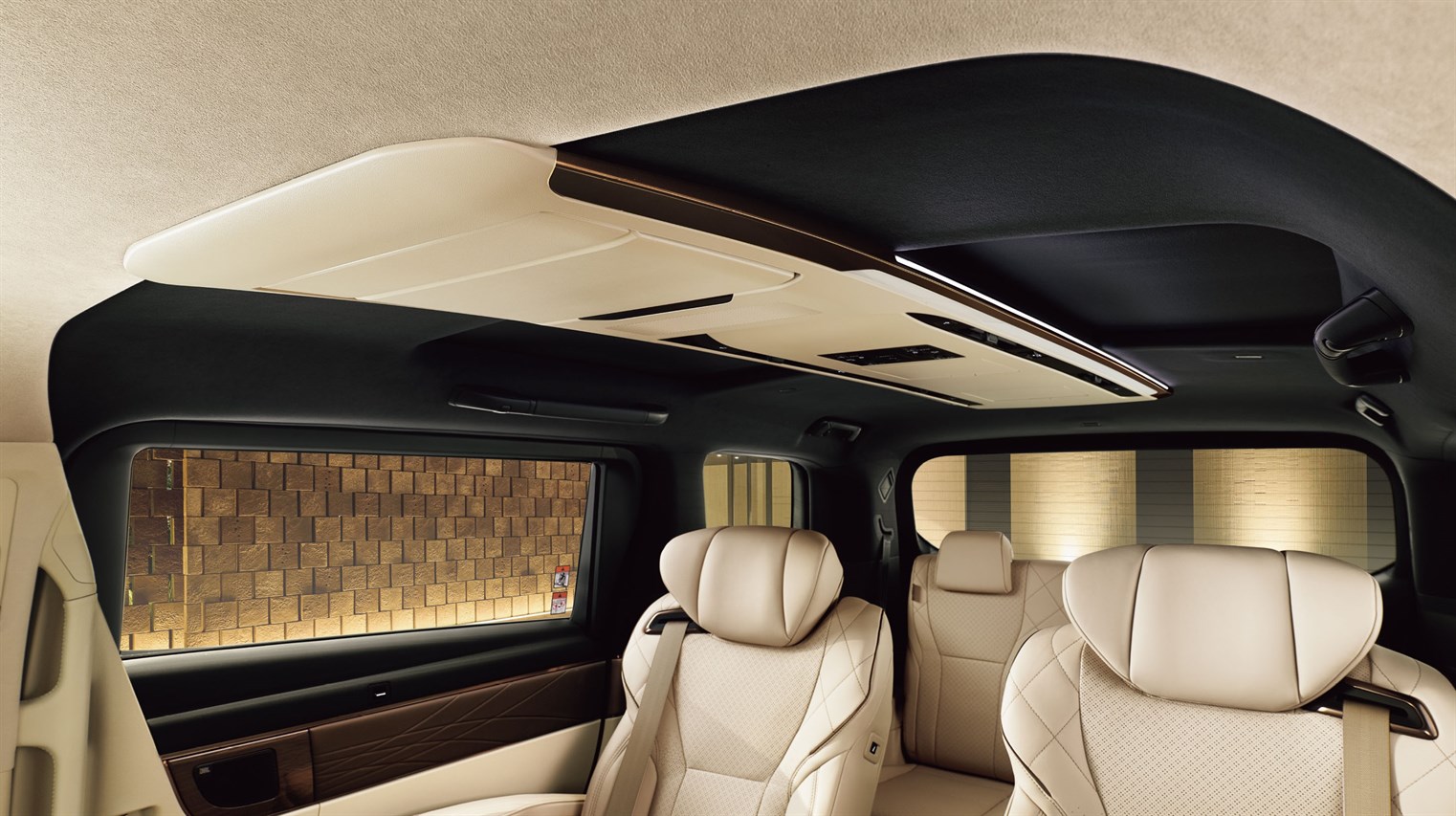 アルファード PHEV Executive Loungeの後席シート