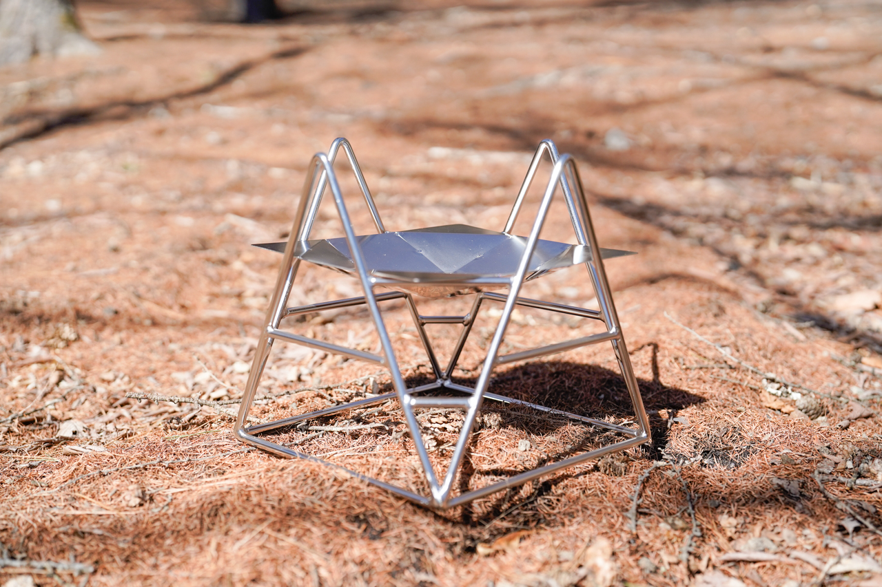 ヤマシカク（焚き火台）