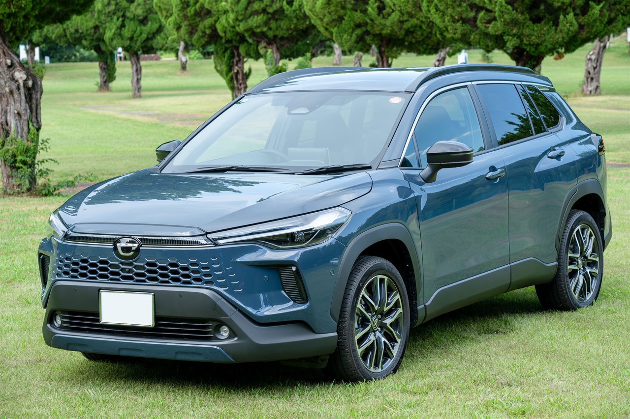カローラ クロスは、ヤリス クロスとRAV4/ハリアーの「ちょうど中間
