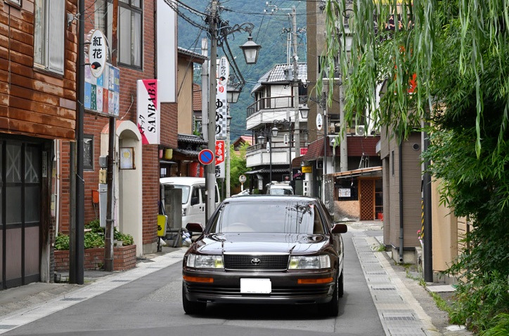 初代セルシオと新世界通り