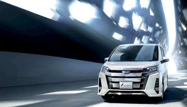 ノア様 ノア様 ノア様 11月号の撮影現場では、#super73 の新型ZXを