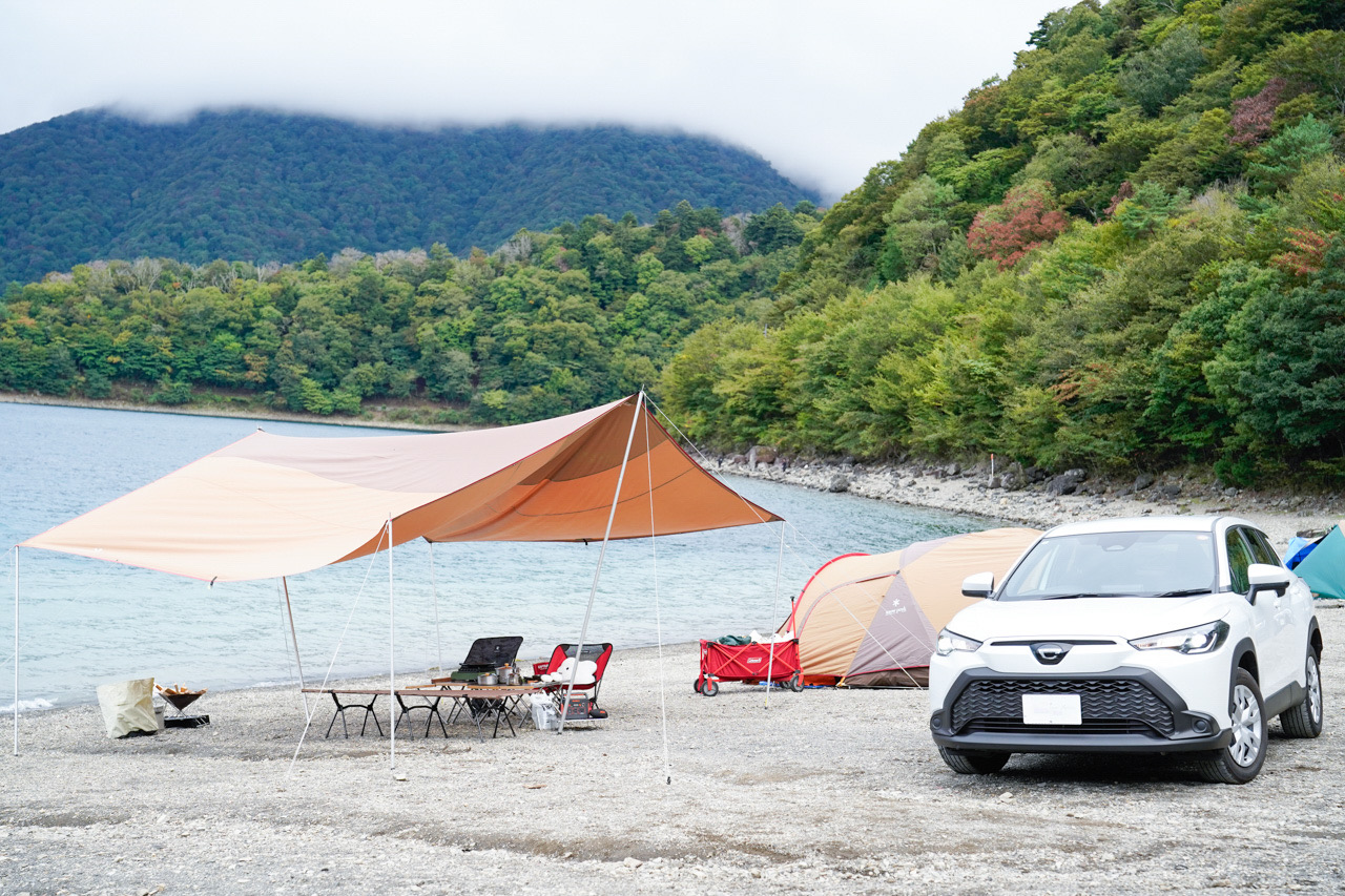 キャンプをしている風景
