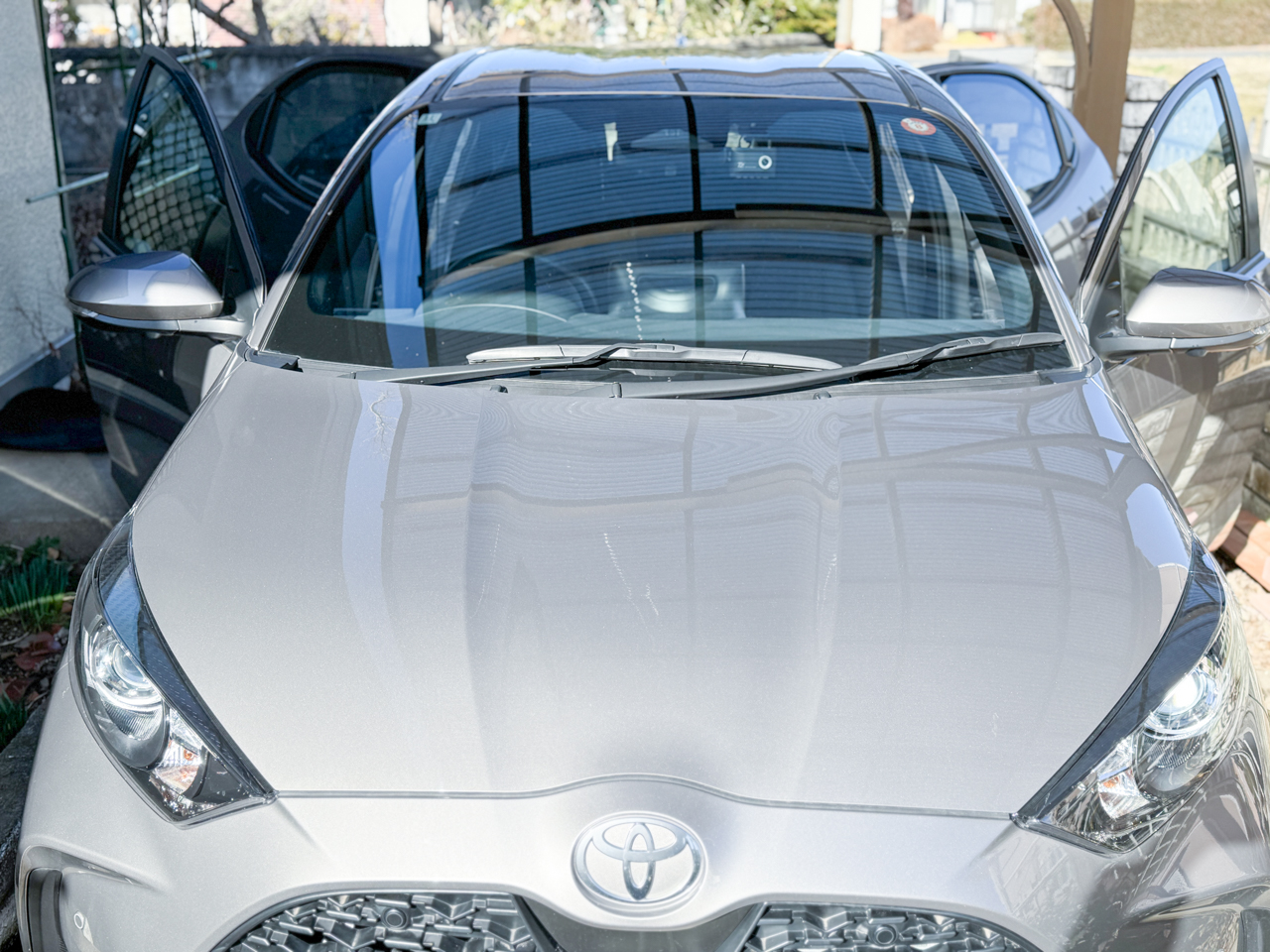 ヤリスを換気している様子