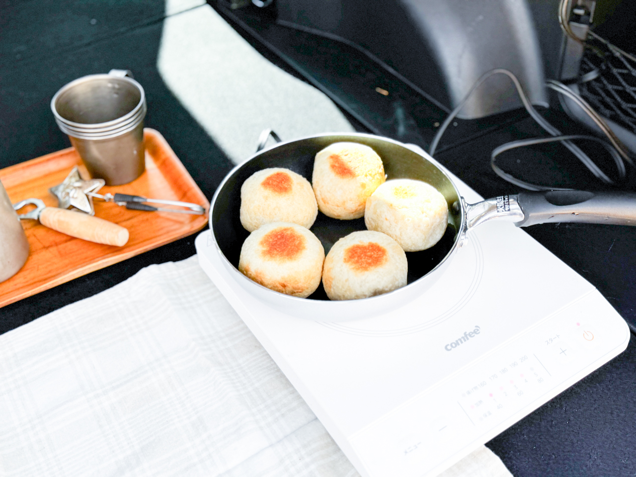 おやきを焼いている様子