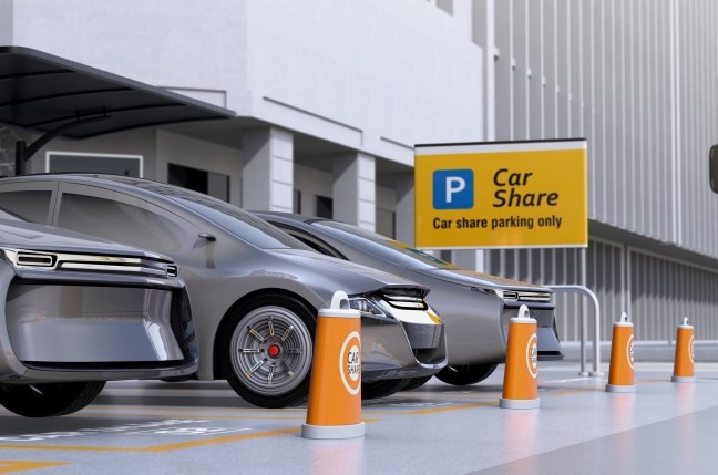 カーシェアとカーリースの違いは？車のサブスクKINTOも紹介