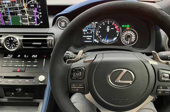 LEXUS RC F “Performance Package”試乗レビュー ステアリング