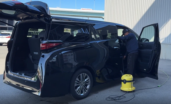 メンテナンス中のアルファード