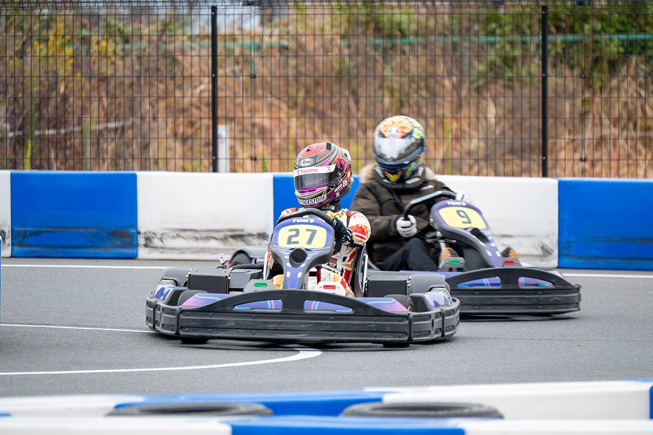 まずはコースの習熟＆基本のライン取りとカートの挙動をつかむことを念頭にドライブします 